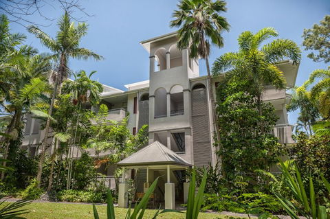 Oasis At Palm Cove - Accommodation Mount Tamborine 5