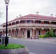 Jens Town Hall Hotel - Accommodation Mount Tamborine