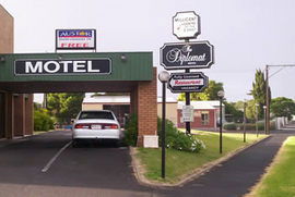 The Diplomat Motel - Accommodation Mount Tamborine 0