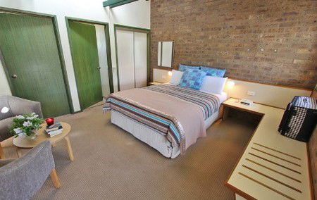 The Beachfront Motel - Accommodation Mount Tamborine 2