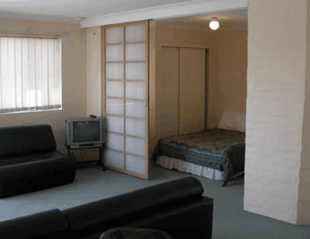 Cambridge Atrium - Accommodation Mount Tamborine 2