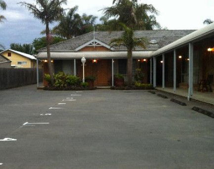 Best Western Coastal Waters Motor Inn - Accommodation Mount Tamborine 1