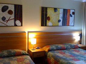 3 Sisters Motel - Accommodation Mount Tamborine 1