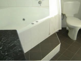Bailey's Motel - Accommodation Mount Tamborine 3