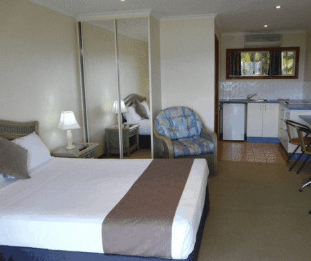 Sunlit Waters Studio Apartments - Accommodation Mount Tamborine 1