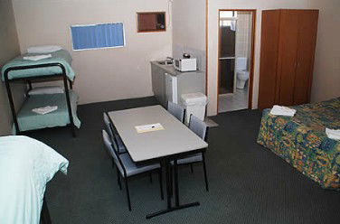 Oasis By The Lake - Accommodation Mount Tamborine 3