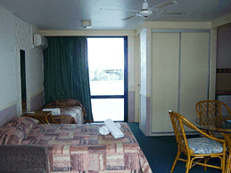 Club Surfers - Accommodation Mount Tamborine