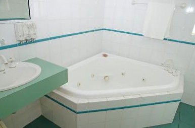 Sapphire Waters Motor Inn - Accommodation Mount Tamborine 3