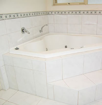 Sanctuary House Resort Motel - Accommodation Mount Tamborine 3