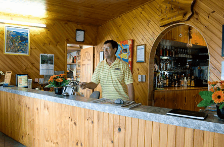Barrier Reef Motel - Accommodation Mount Tamborine 5