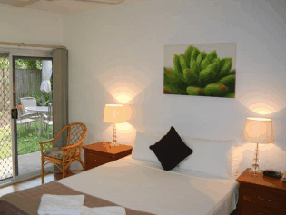 Cairns Reef Apartments And Motel - Accommodation Mount Tamborine 2