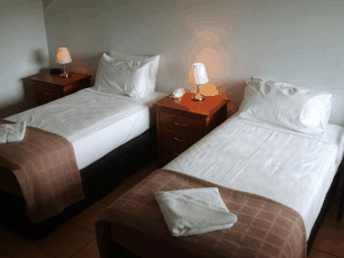 Cairns Reef Apartments And Motel - Accommodation Mount Tamborine 3