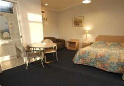 Orange Motor Lodge - Accommodation Mount Tamborine 0