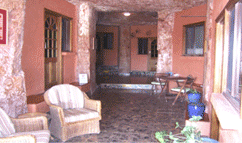 The Underground Motel - Accommodation Mount Tamborine 1