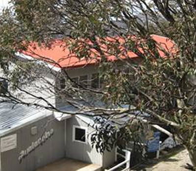 Avalanche Ski Lodge - Accommodation Mount Tamborine 1