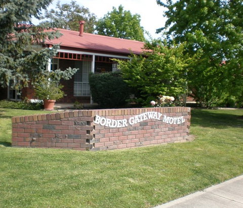 Golden Chain Border Gateway Motel - Accommodation Mount Tamborine 1