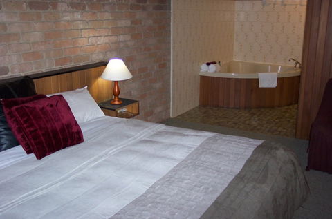 Farnham Court Motel - Accommodation Mount Tamborine 1