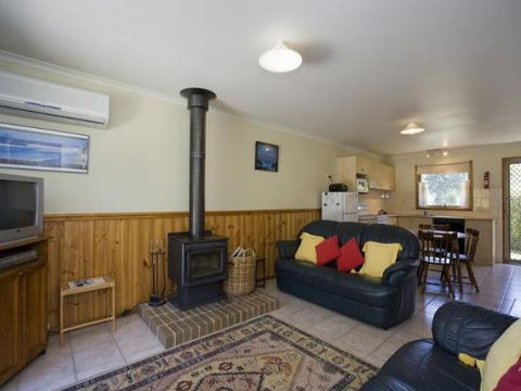 Surfcoast Retreat - Accommodation Mount Tamborine 1