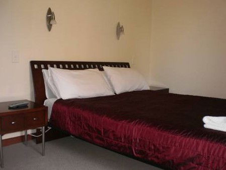 Colonial Village Motel - Accommodation Mount Tamborine 3