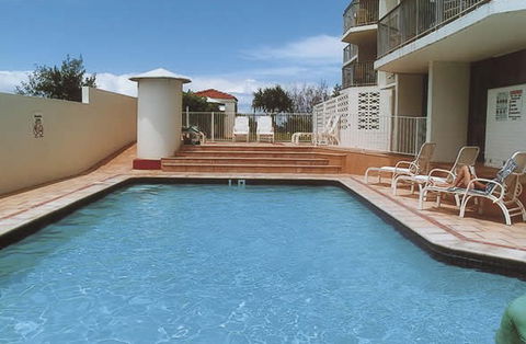 Golden Sands Holiday Apartments - Accommodation Mount Tamborine 4