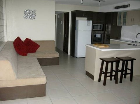 Camargue Beachfront Apartments - Accommodation Mount Tamborine 2