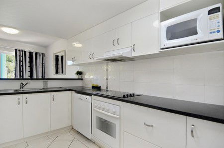 White Crest Luxury Apartments - Accommodation Mount Tamborine 3