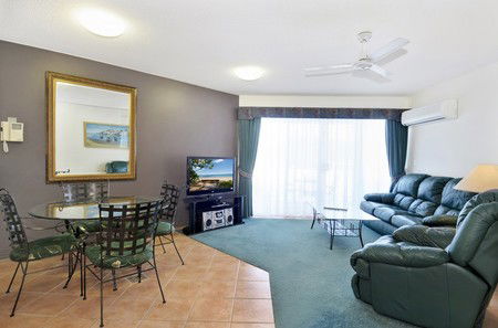 White Crest Luxury Apartments - Accommodation Mount Tamborine 5