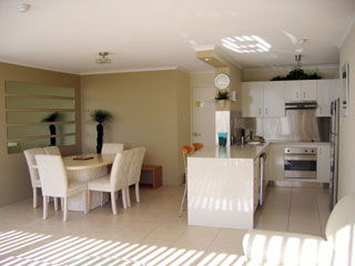 Beachfront Towers - Accommodation Mount Tamborine 9