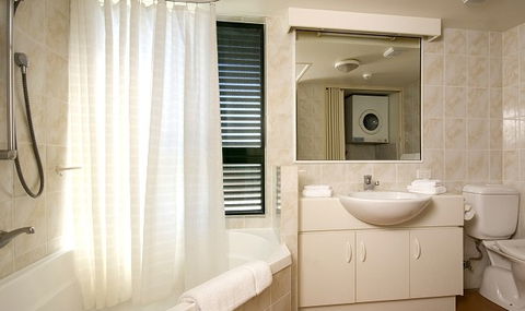 Tropic Towers Apartments - Accommodation Mount Tamborine 1