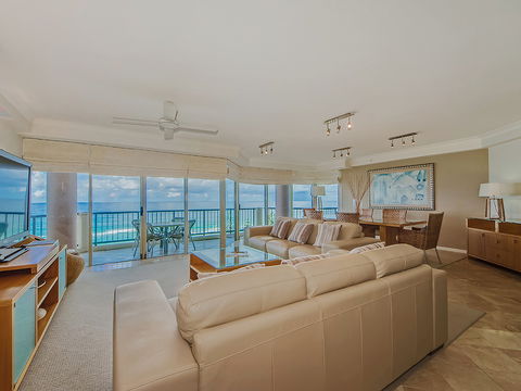 AA Oceana On Broadbeach - Accommodation Mount Tamborine 14