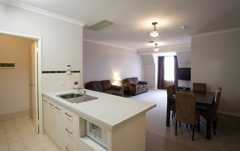 Regal Apartments - Accommodation Mount Tamborine 1