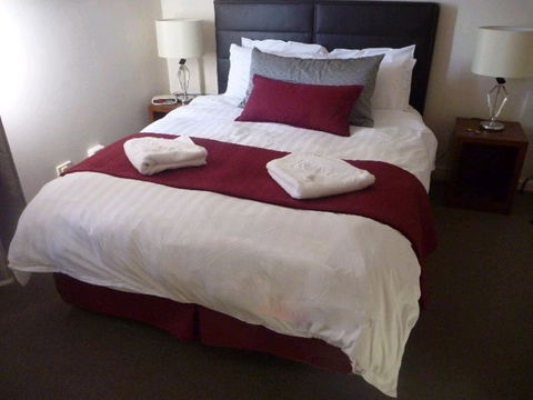 Regal Apartments - Accommodation Mount Tamborine 3