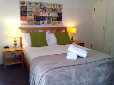 Outrigger Bay Apartments - Accommodation Mount Tamborine 5