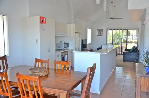 Outrigger Bay Apartments - Accommodation Mount Tamborine 12