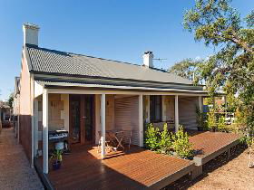 Strathalbyn Villas - Accommodation Mount Tamborine 0