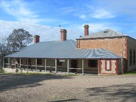 Wellington Courthouse - Accommodation Mount Tamborine 0