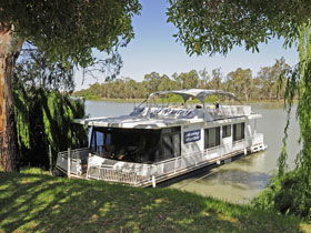 Moving Waters Self Contained Moored Houseboat - Accommodation Mount Tamborine 0