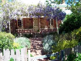 Sea & Vines Cottage - Accommodation Mount Tamborine 0