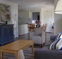 Saltaire Yellow - Accommodation Mount Tamborine