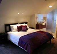 Merlot  Verdelho - Accommodation Mount Tamborine