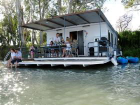The Murray Dream Self Contained Moored Houseboat - Accommodation Mount Tamborine 0