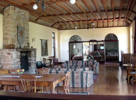 Devonshire House - Accommodation Mount Tamborine 1