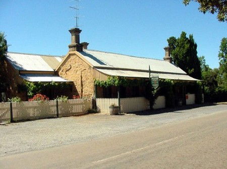 Devonshire House - Accommodation Mount Tamborine 2