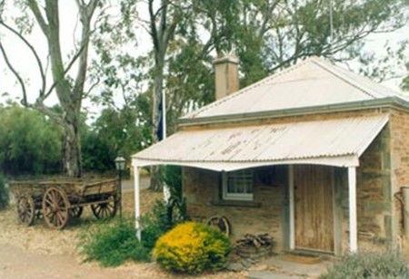 Reilly's Wines Heritage Cottages - Accommodation Mount Tamborine 1