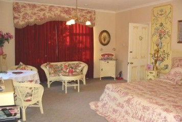 Rose Villa - Accommodation Mount Tamborine 3