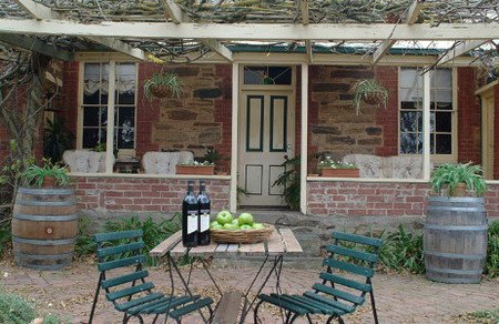 Sea & Vines Cottage - Accommodation Mount Tamborine 1