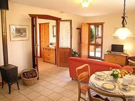 Stephanette's Cottage - Accommodation Mount Tamborine 4