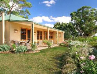 Hannah's Cottage - Accommodation Mount Tamborine 1