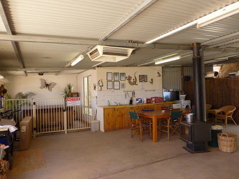 Underground Bed And Breakfast - Accommodation Mount Tamborine 3