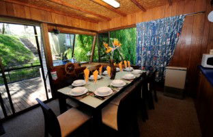 Moving Waters Self Contained Moored Houseboat - Accommodation Mount Tamborine 4